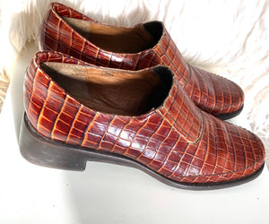 Floran’s Made In Italy Embossed Leather Loafer size 7 - City Girl Designer Vintage Closet