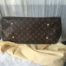 Authentic Never Used Louis Vuitton Artsey MM Handbag - City Girl Designer Vintage Closet